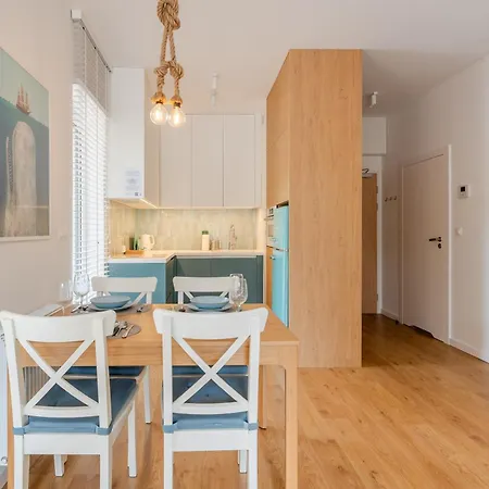 Ustronie Supreme 100m Do Plazy אוסטרוני מורסקי