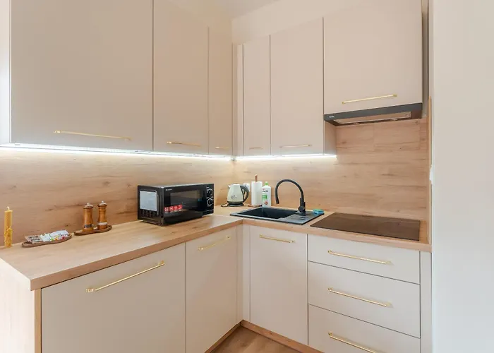 Ustronie Supreme 100m Do Plazy * Ustronie Morskie